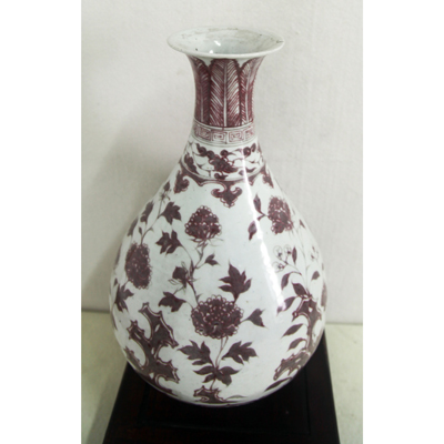 洪武釉里红菊花纹玉壶春瓶